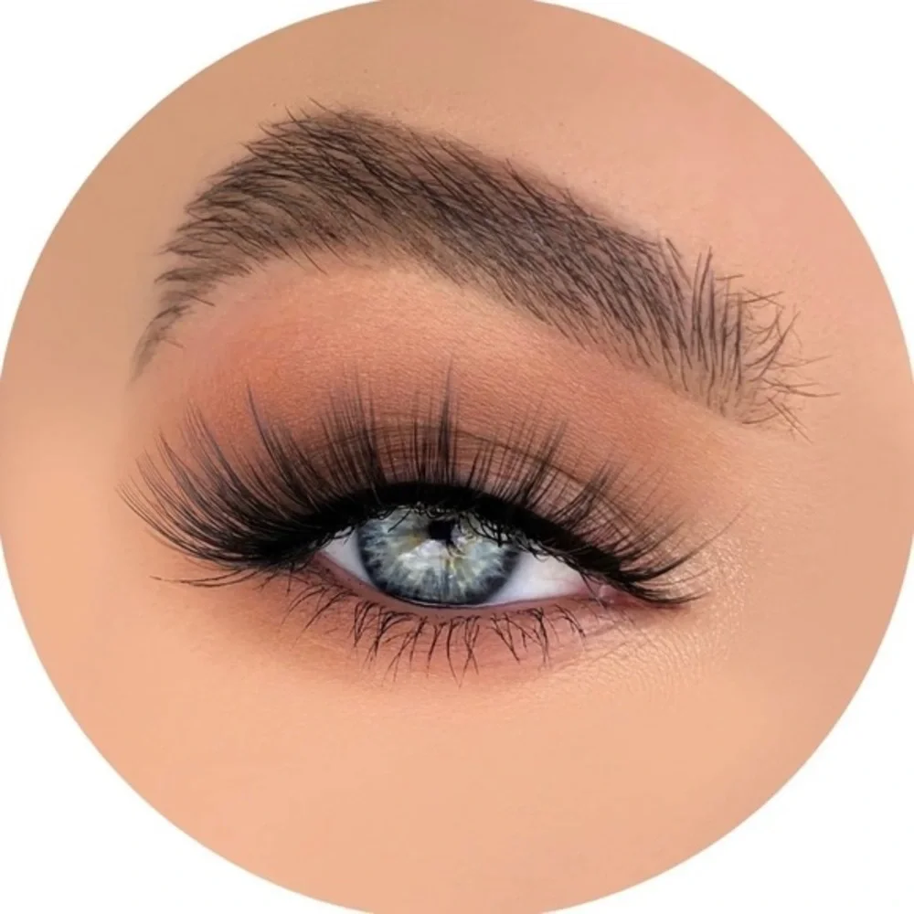 Brand new Lavaa Lashes artificial lashes, style Charm